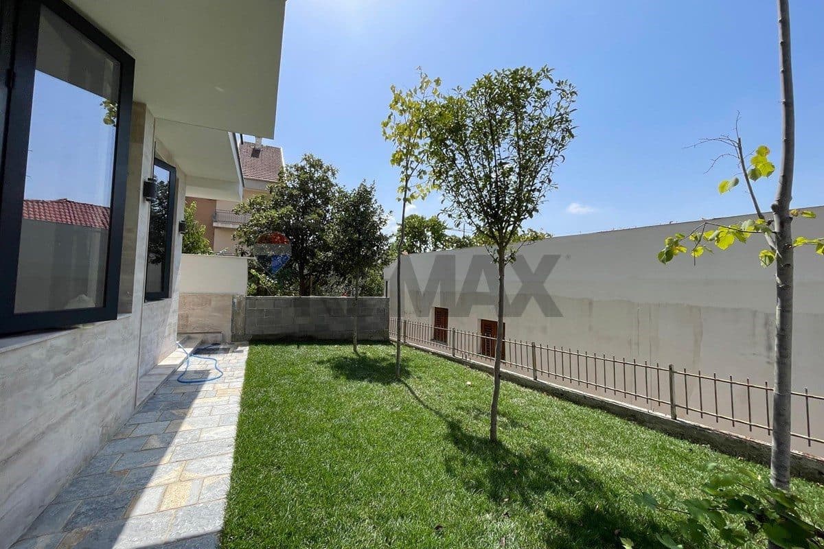 Vile - Për Qira - Rruga Mihal Grameno, Tiranë