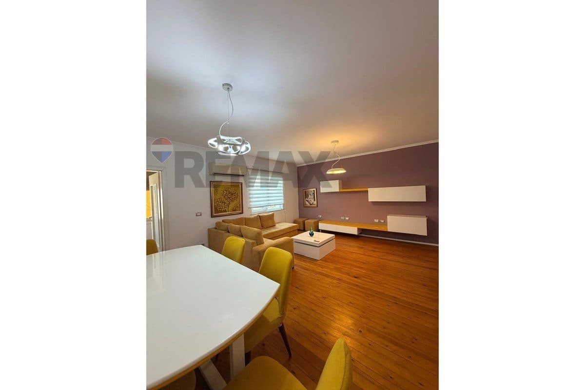 Apartament - Për Qira - Liqeni i Tiranës, Tiranë
