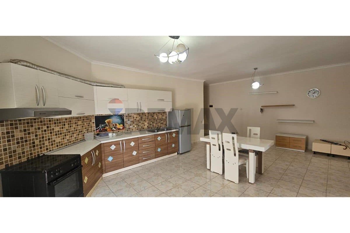 Apartament 2+1 me Qira tek Komuna Parisit