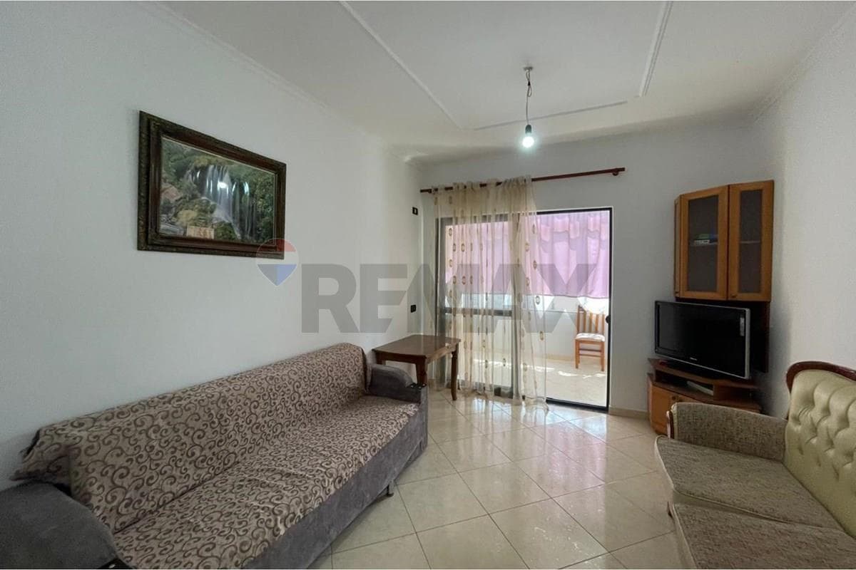 Apartament - Për Qira - Rruga e Thesarit, Tiranë