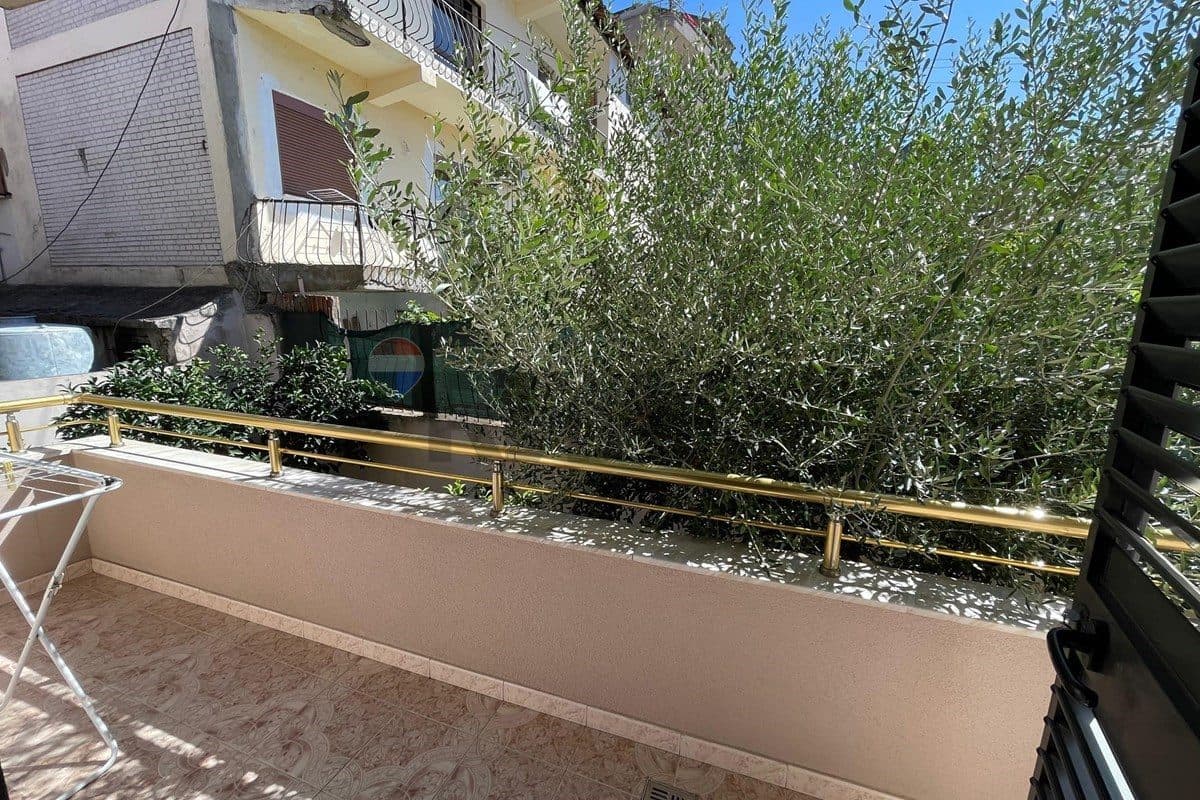Vile - Për Qira - Qyteti Studenti, Tiranë 4
