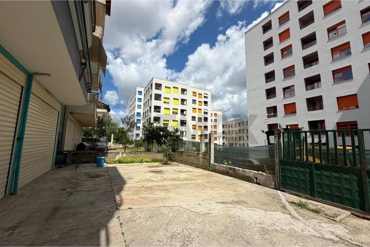 Magazine - Për Qira - Kompleksi Mangalem, Tiranë 4