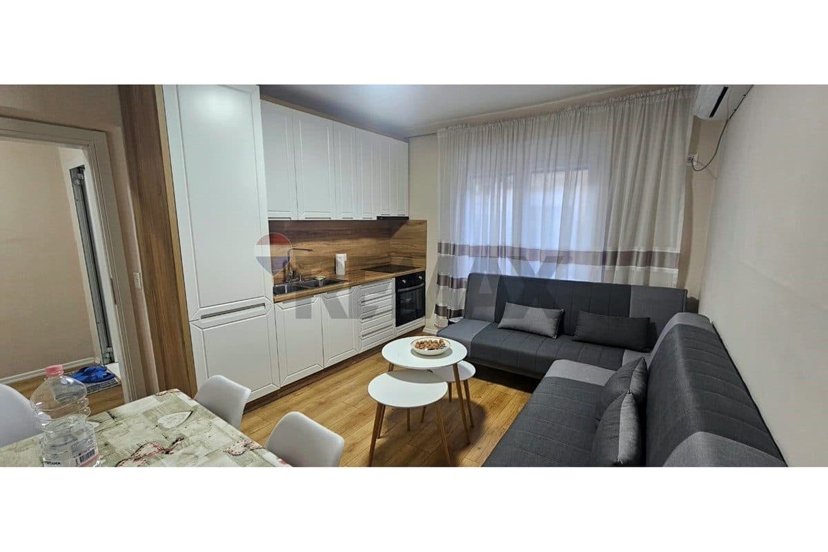 Apartament - Për Qira - Tregu I Medresesë, Tiranë