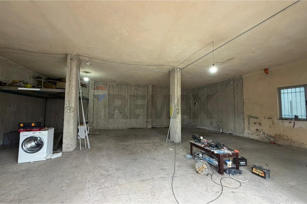 Magazine - Për Qira - Kompleksi Mangalem, Tiranë 2