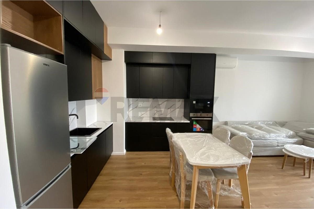 Apartament - Për Qira - Kompleksi Mangalem, Tiranë 2