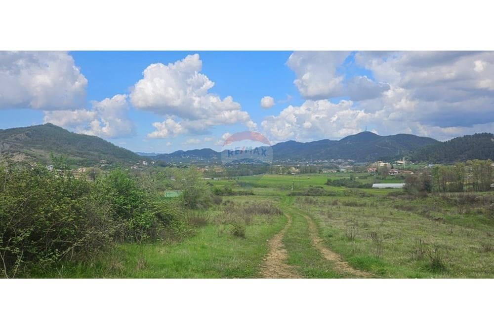 Toke Per Ndertim - Në Shitje - Petrelë, Tiranë 2