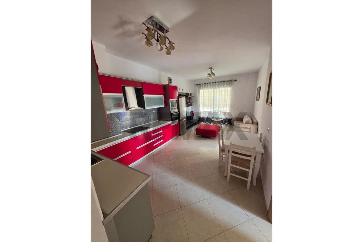 Apartament - Për Qira - Materniteti i Ri, Tiranë