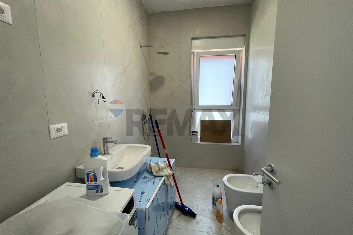 Apartament - Për Qira - Kompleksi Mangalem, Tiranë 4