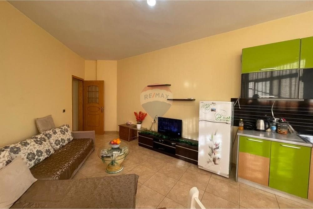Jepet me Qira Apartament 1+1+Ballkon tek Mine Peza 4