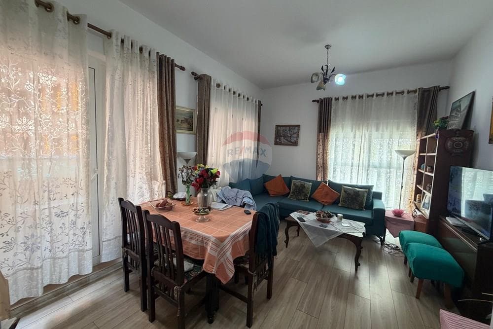 Shitet Apartament 2+1 tek Kompleksi Mangalem 2