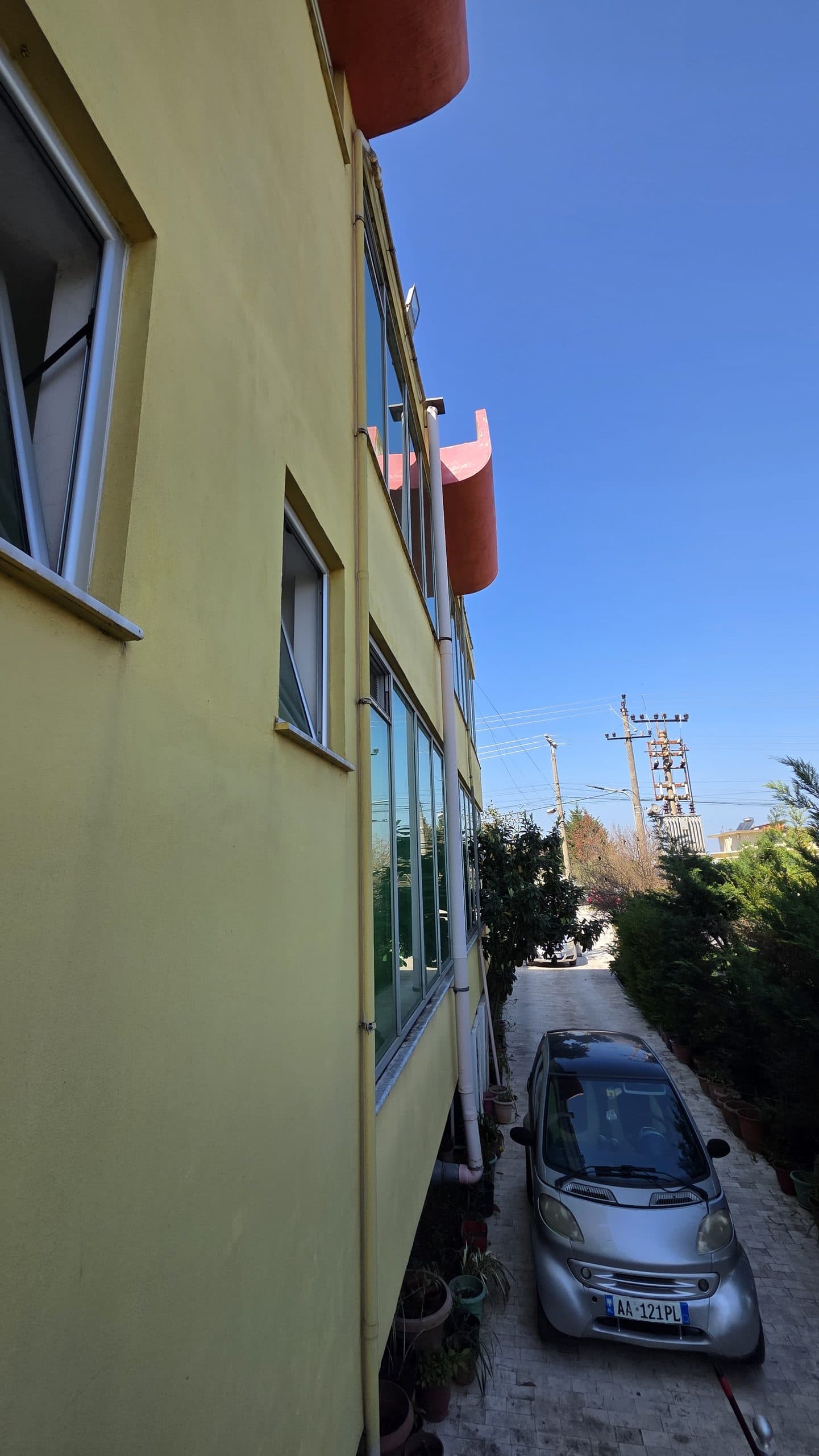 Hotel në shitje Lushnje, Lushnje