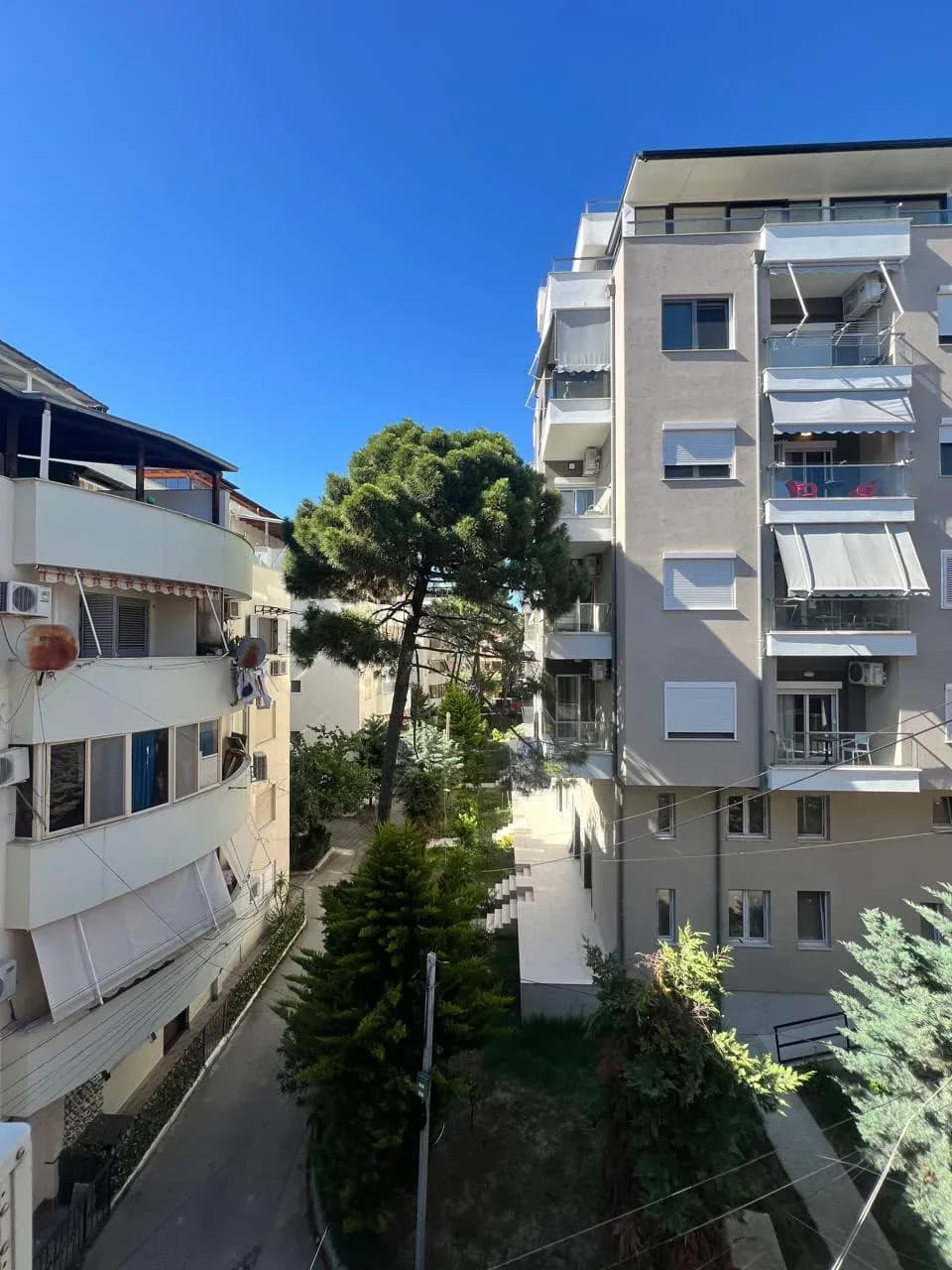 Shitet Apartament 1+1 në Golem – Kompleksi Alb-Adriatik