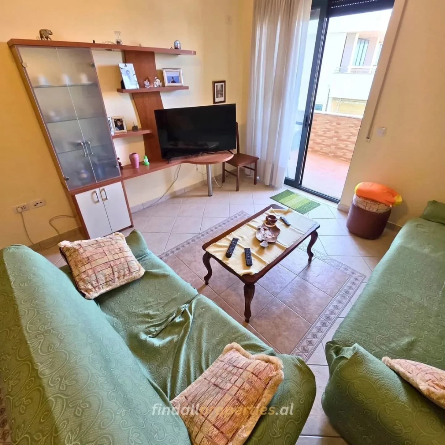 Shitet Apartament 1+1 – Shkëmbi i Kavajës 2