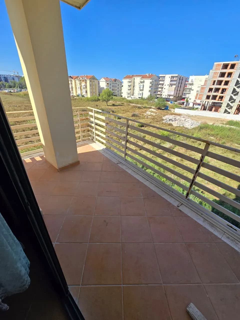 Shitet Apartament 1+1 në Golem