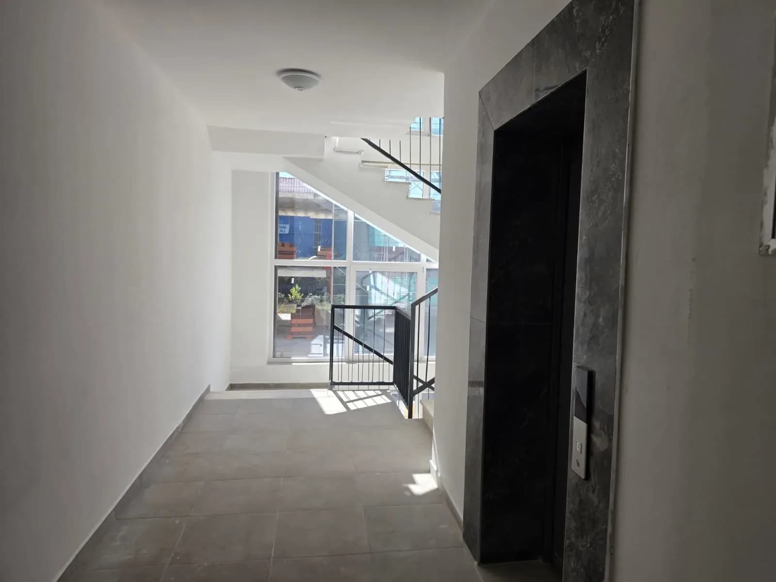 APARTAMENT 1+1 NË SHITJE – REZIDENCA LOREDIS, QERRET