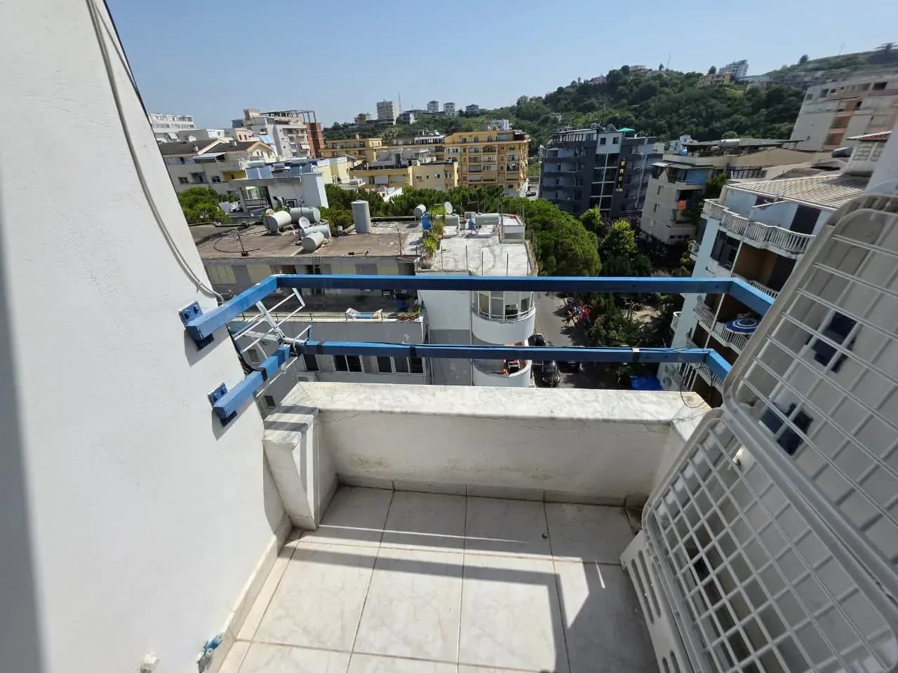 Jepet me Qira Vjetore Apartament 2+1 në Shkëmbin e Kavajës 3