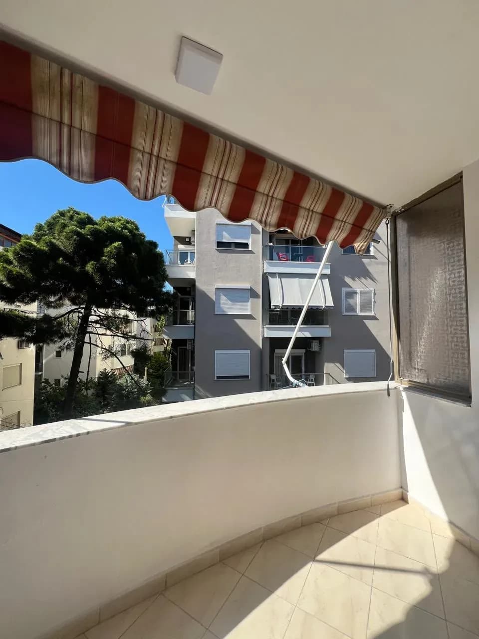 Shitet Apartament 1+1 në Golem – Kompleksi Alb-Adriatik
