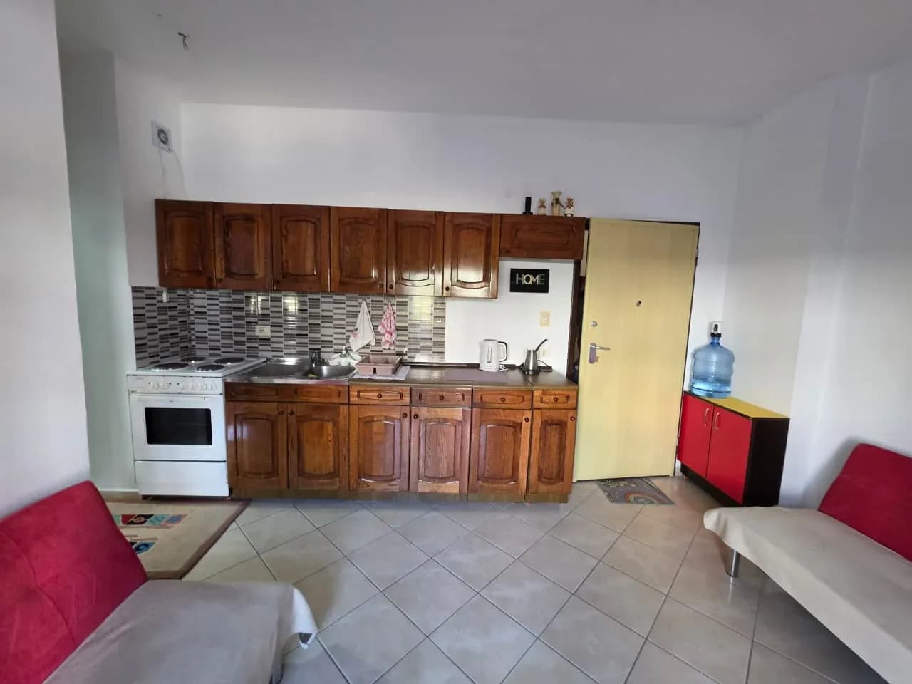 Apartament 1+1 me Qira Ditore pranë Detit në Shkëmbin e Kavajës 3