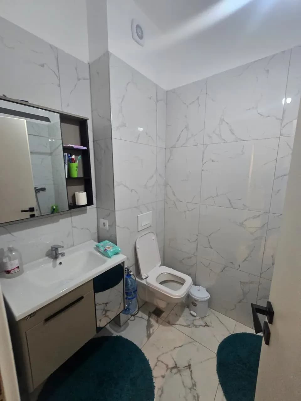 Shitet Apartament 1+1 në Plazhin e Golemit 2