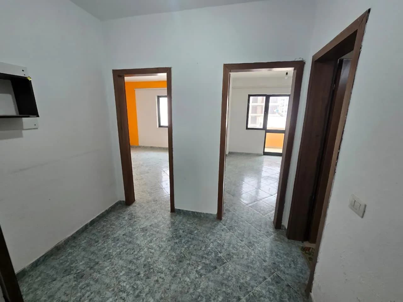 Shitet Apartament 1+1 – Plazhi i Golemit