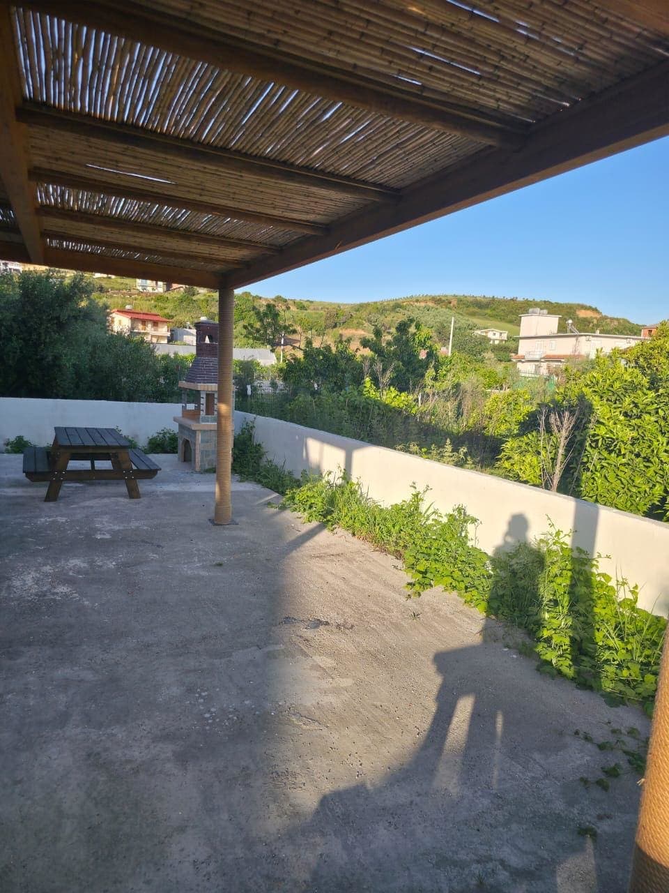 Shiten Garsoniere dhe Apartamente 1+1 në Plazhin e Spillesë