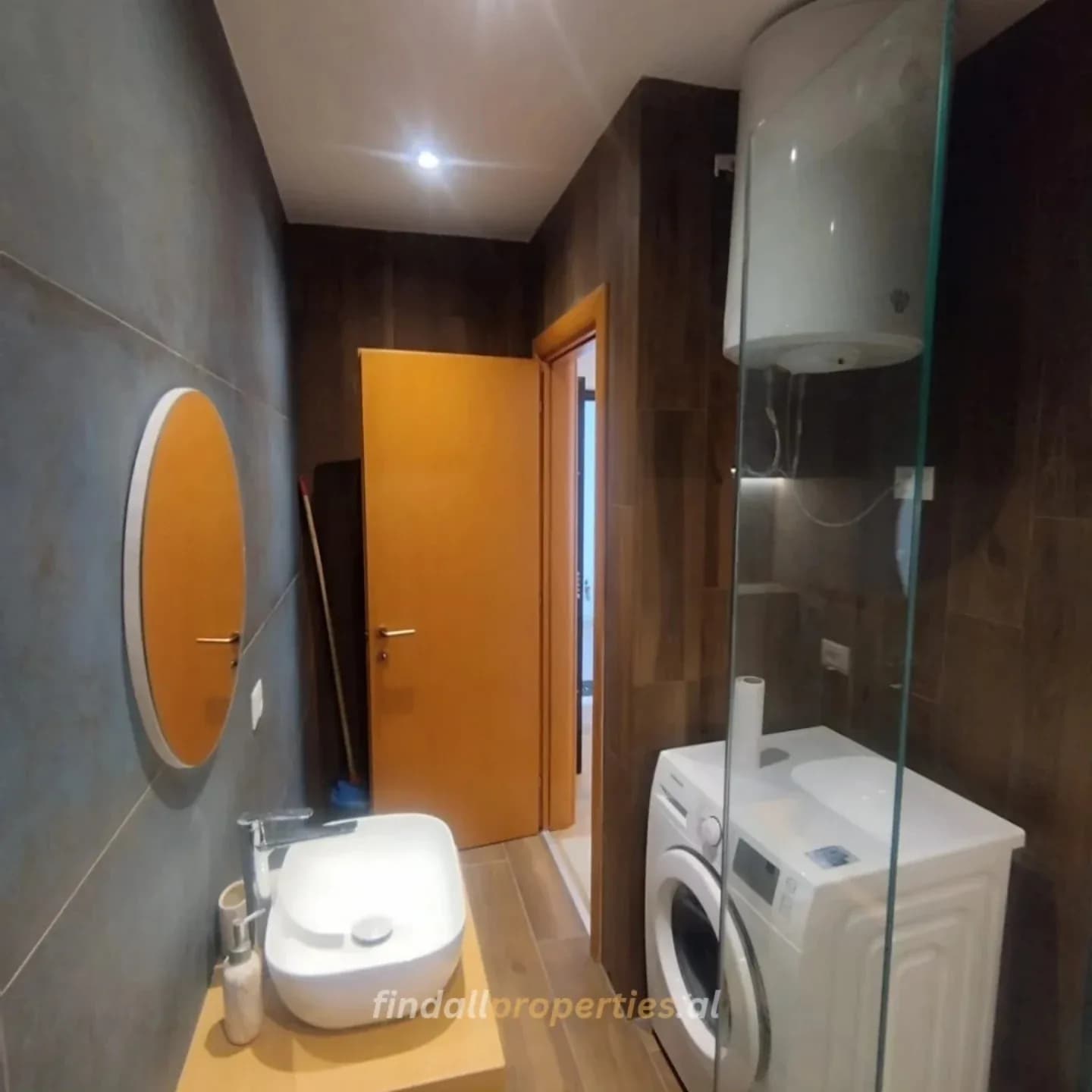Shitet Garsoniere – Plazhi i Golemit 3