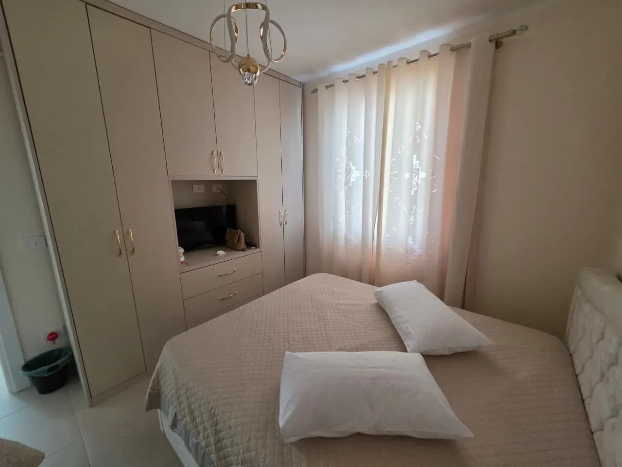 Shitet Apartament 1+1 në Golem