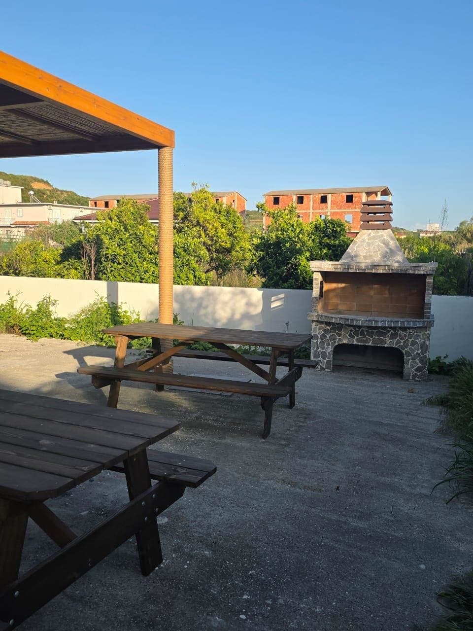 Shiten Garsoniere dhe Apartamente 1+1 në Plazhin e Spillesë