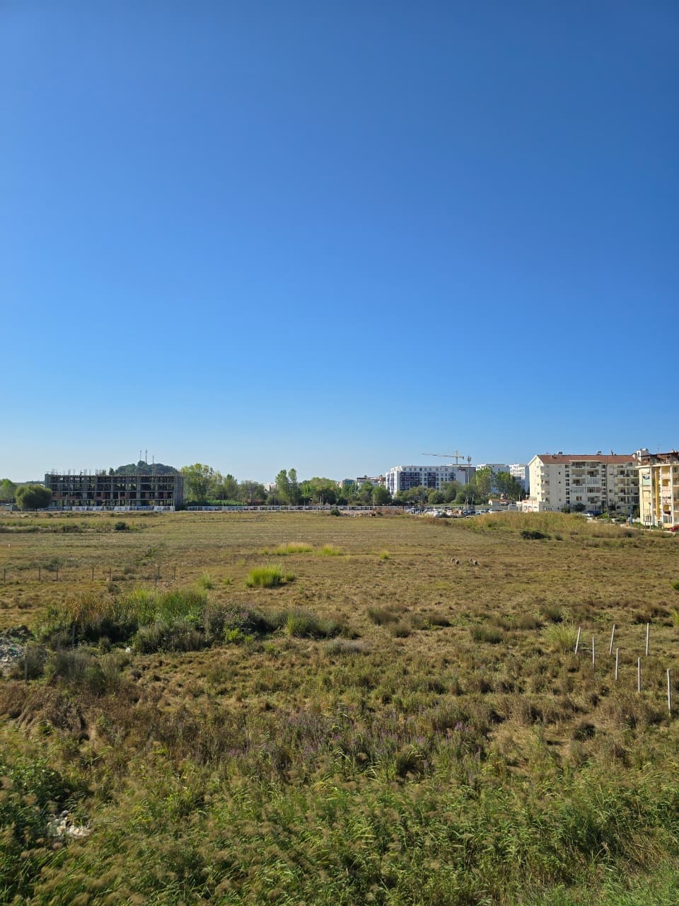 Shitet Apartament 1+1 në Golem 3
