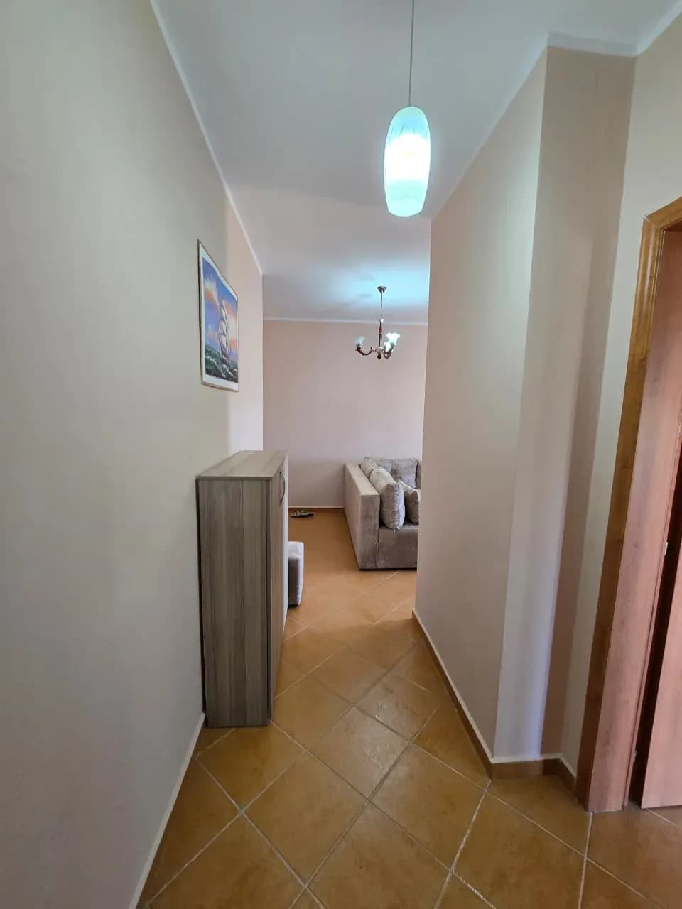 Shitet Apartament 1+1 në Golem
