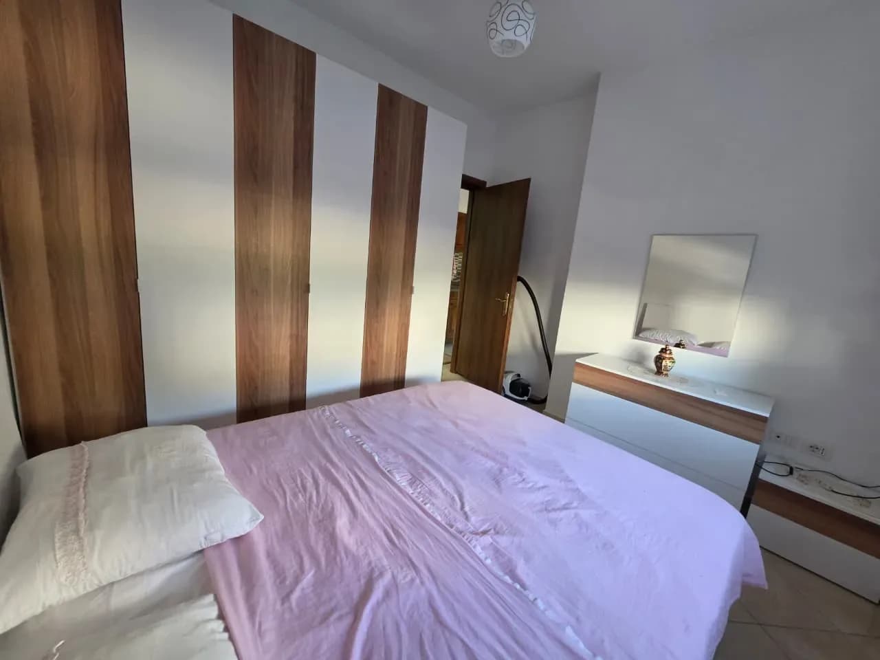 Apartament 1+1 me Qira Ditore pranë Detit në Shkëmbin e Kavajës