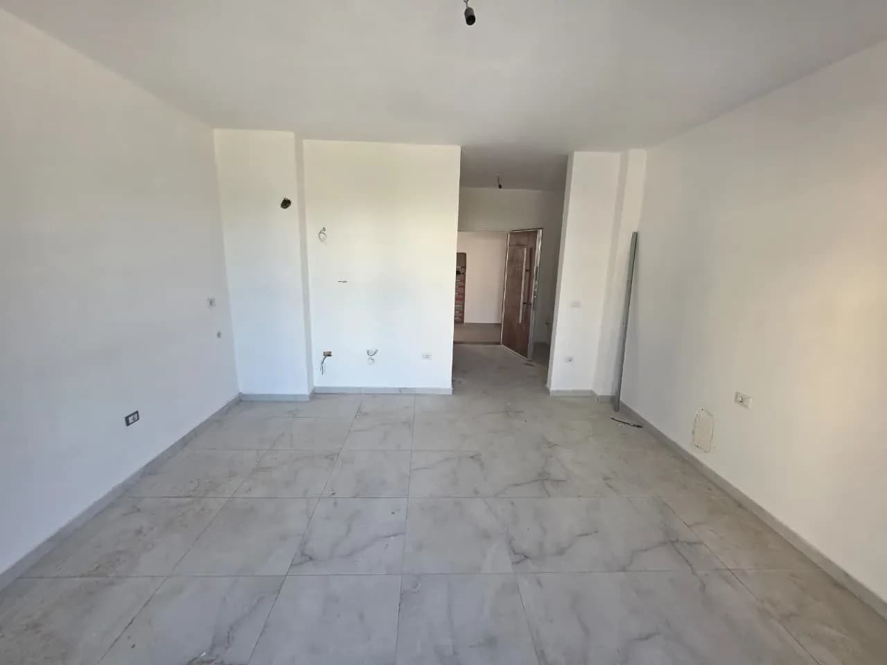 Garsoniere në Shitje – Rezidenca Loredis, Ne plazhin Qerret, Kavaje ,ndertim i ri