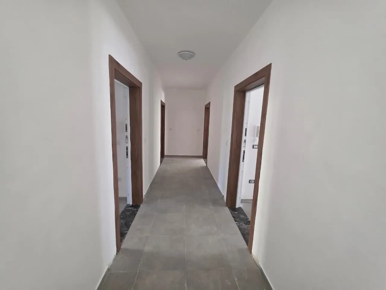 APARTAMENT 1+1 NË SHITJE – REZIDENCA LOREDIS, QERRET