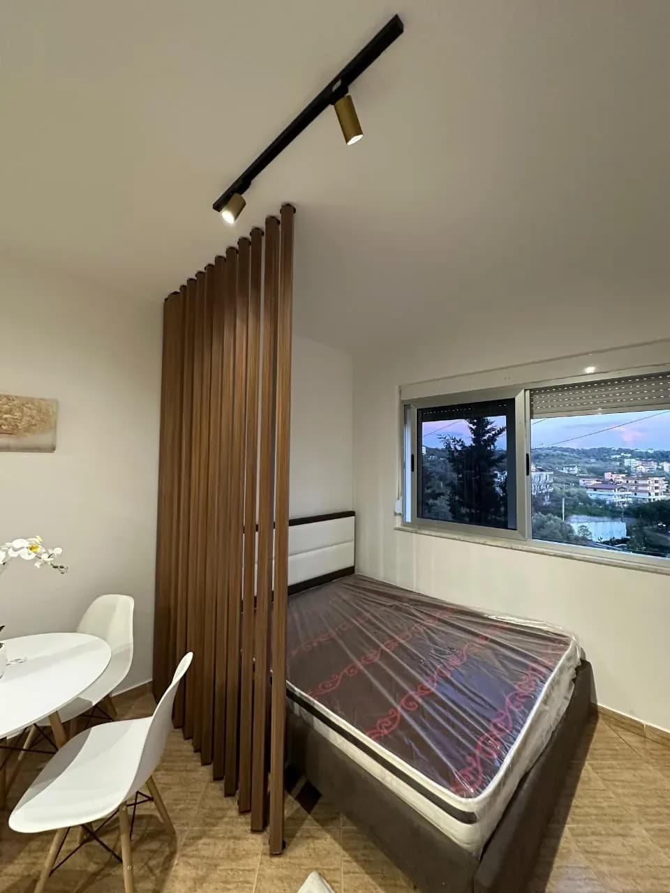 🏡 SHITET GARSONIERE NË SHKËMBIN E KAVAJËS 3