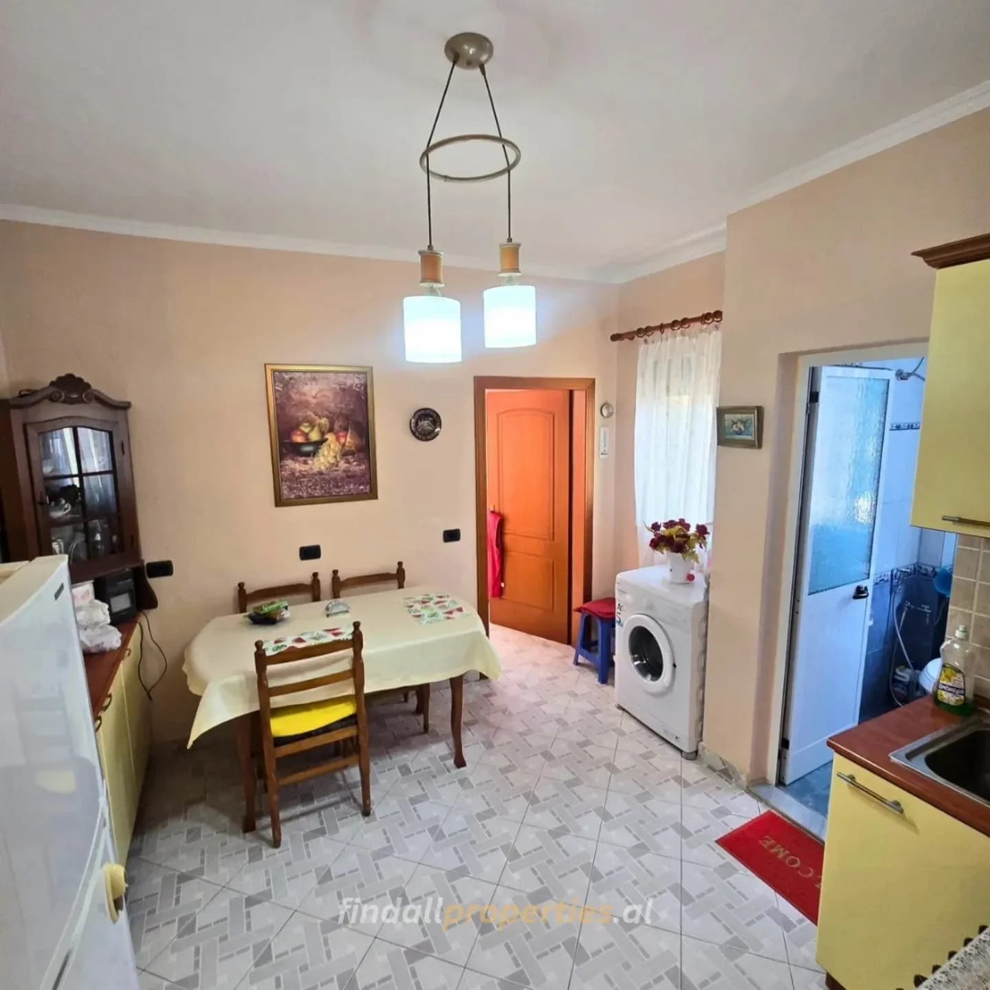 Shitet Apartament 2+1 – Shkembi i Kavajës 3