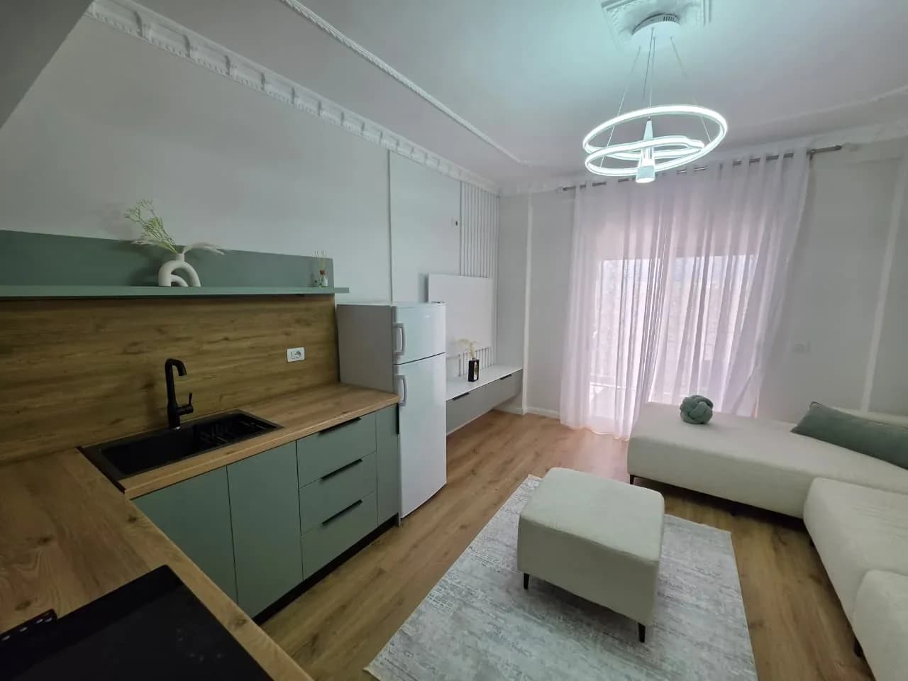 Shitet Apartament 1+1 në Golem – Mundësi Ideale për Banim ose Investim