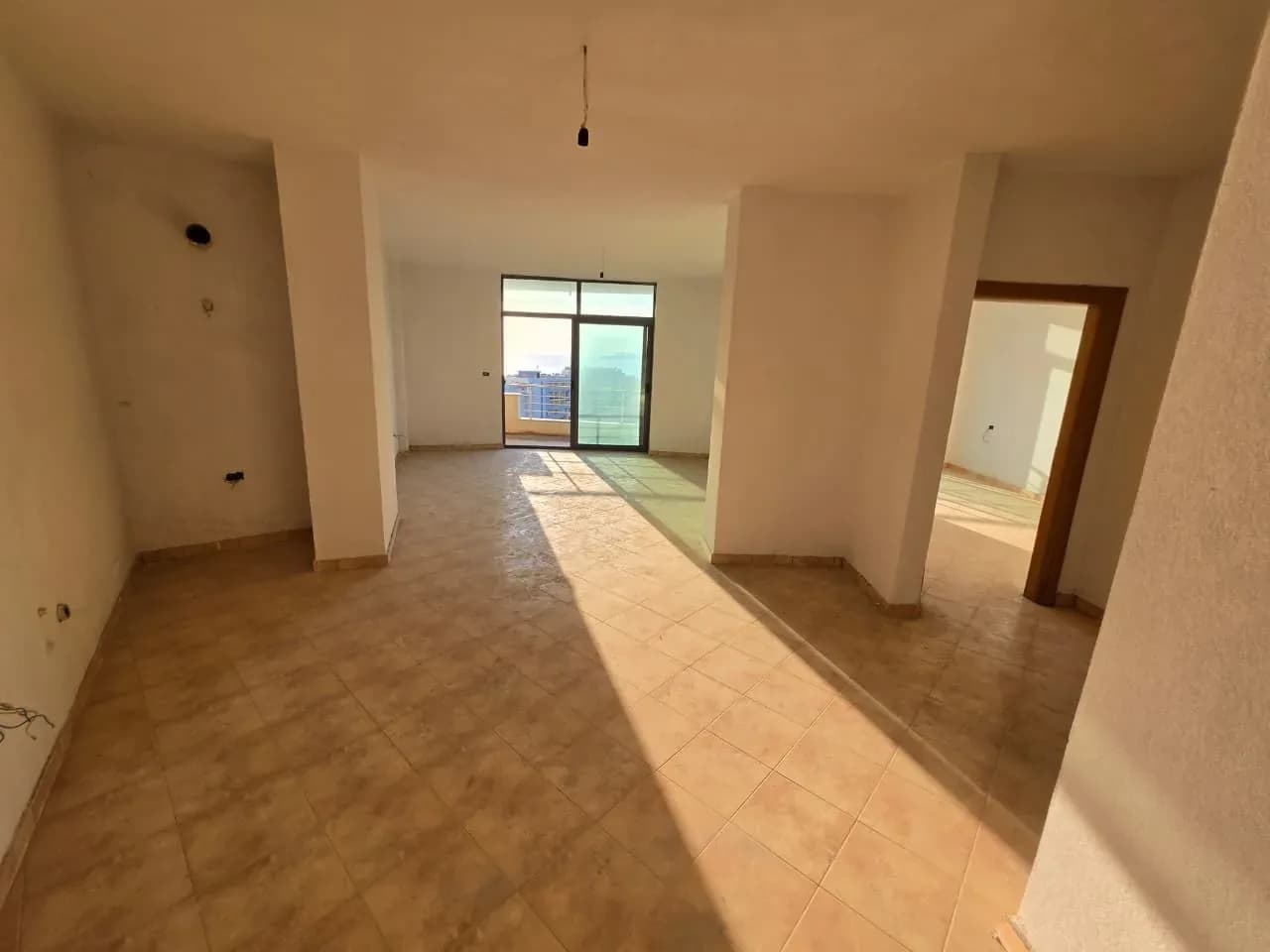 Shitet Apartament 1+1 me Pamje nga Deti në Shkëmbin e Kavajës 4