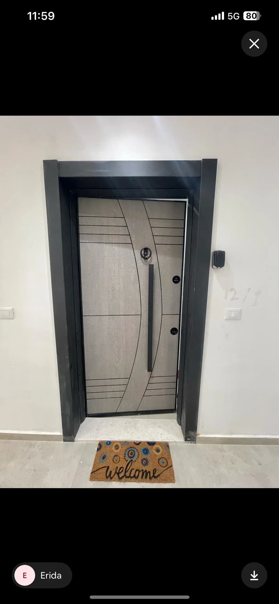 Shitet Garsoniere në Plazhin e Golemit