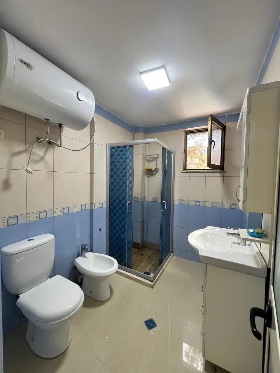 Shitet Apartament 1+1 në Golem – Kompleksi Alb-Adriatik