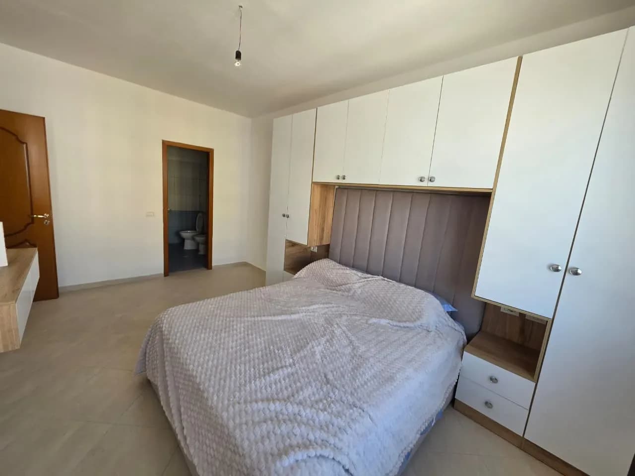 Jepet me Qira Vjetore Apartament 2+1+2 – Plazh, Durrës 2