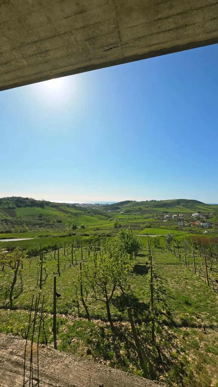 🏡 Shitet Ndërtesë 2 Kate + Tokë në Golem