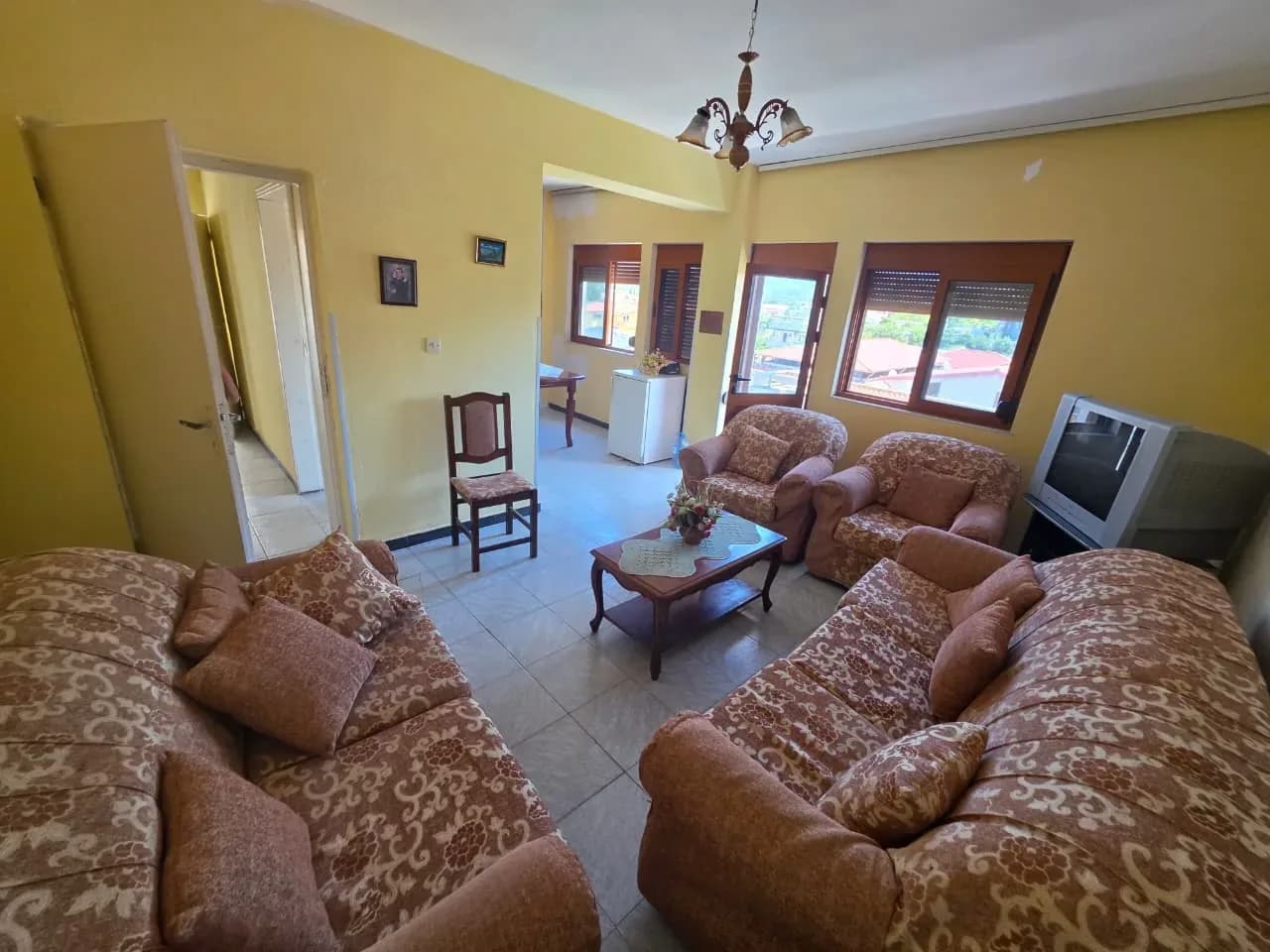 🏡 Shitet Apartament 2+1 në Kavajë