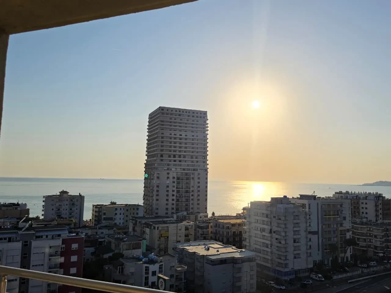Shitet Apartament 1+1 me Pamje nga Deti në Shkëmbin e Kavajës