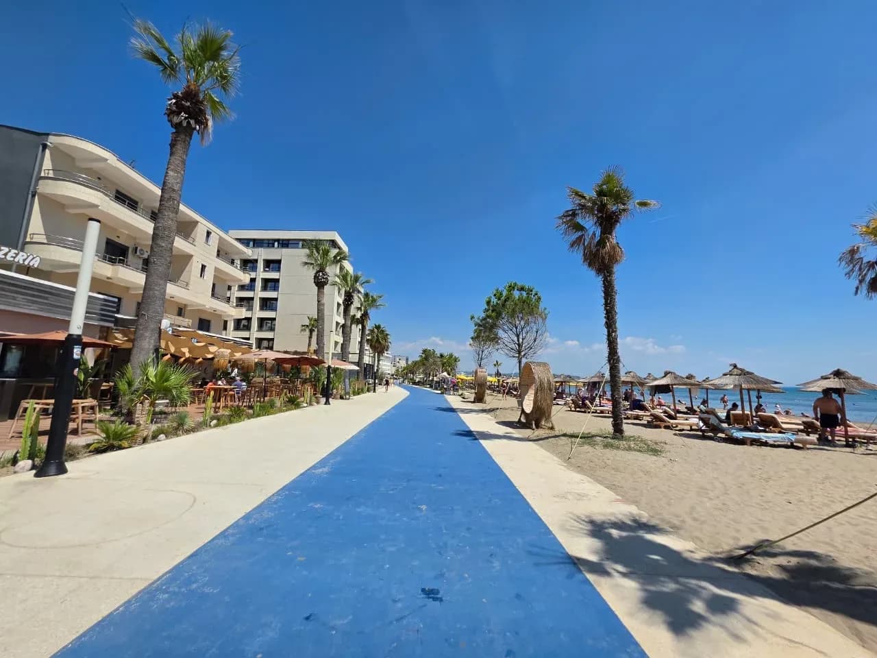 Shitet Apartament 2+1+2 – Plazh, Durrës Vetëm 10 metra nga deti 2