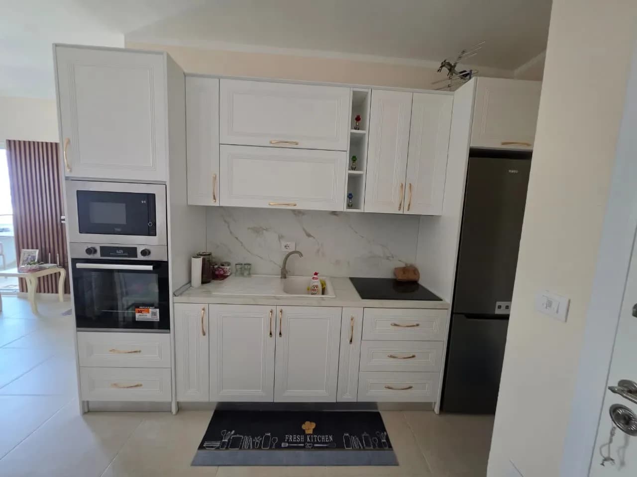 Shitet Apartament 1+1 në Golem