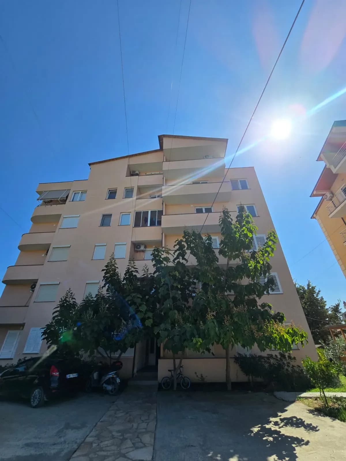 Shitet Apartament 2+1 në Plazhin Qerret 3