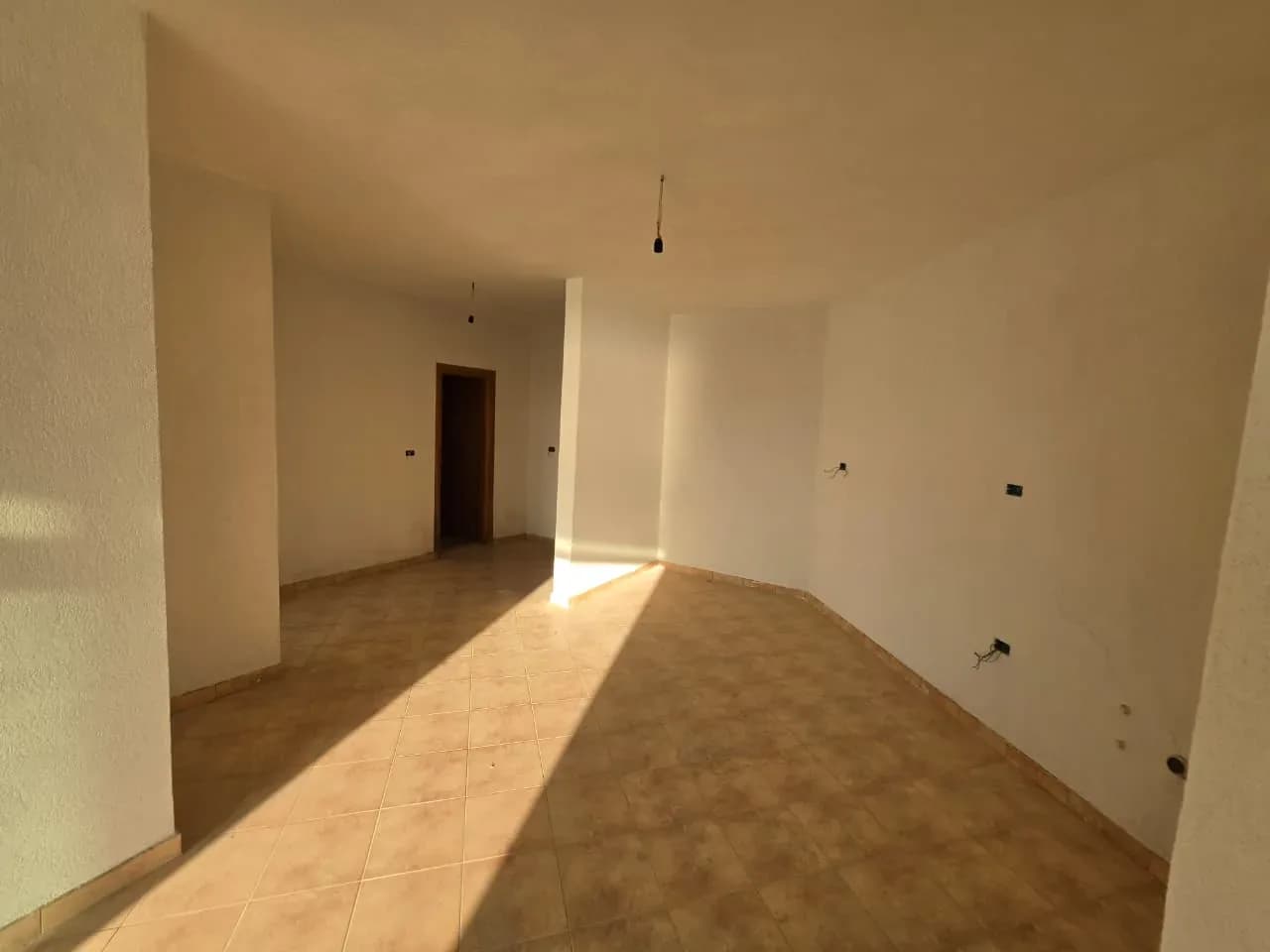Shitet Apartament 1+1 me Pamje nga Deti në Shkëmbin e Kavajës