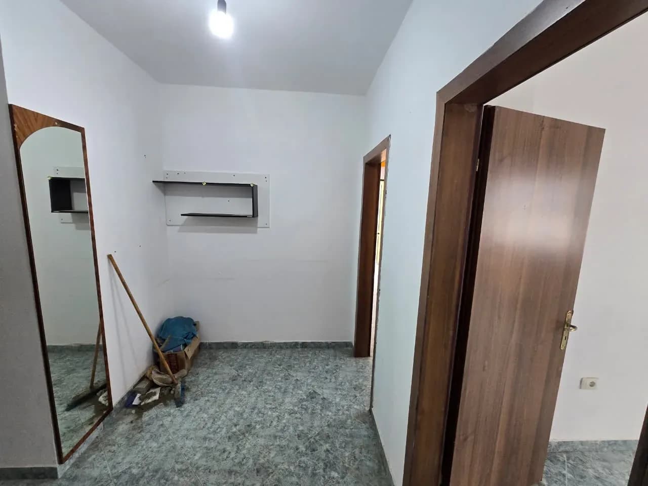 Shitet Apartament 1+1 – Plazhi i Golemit