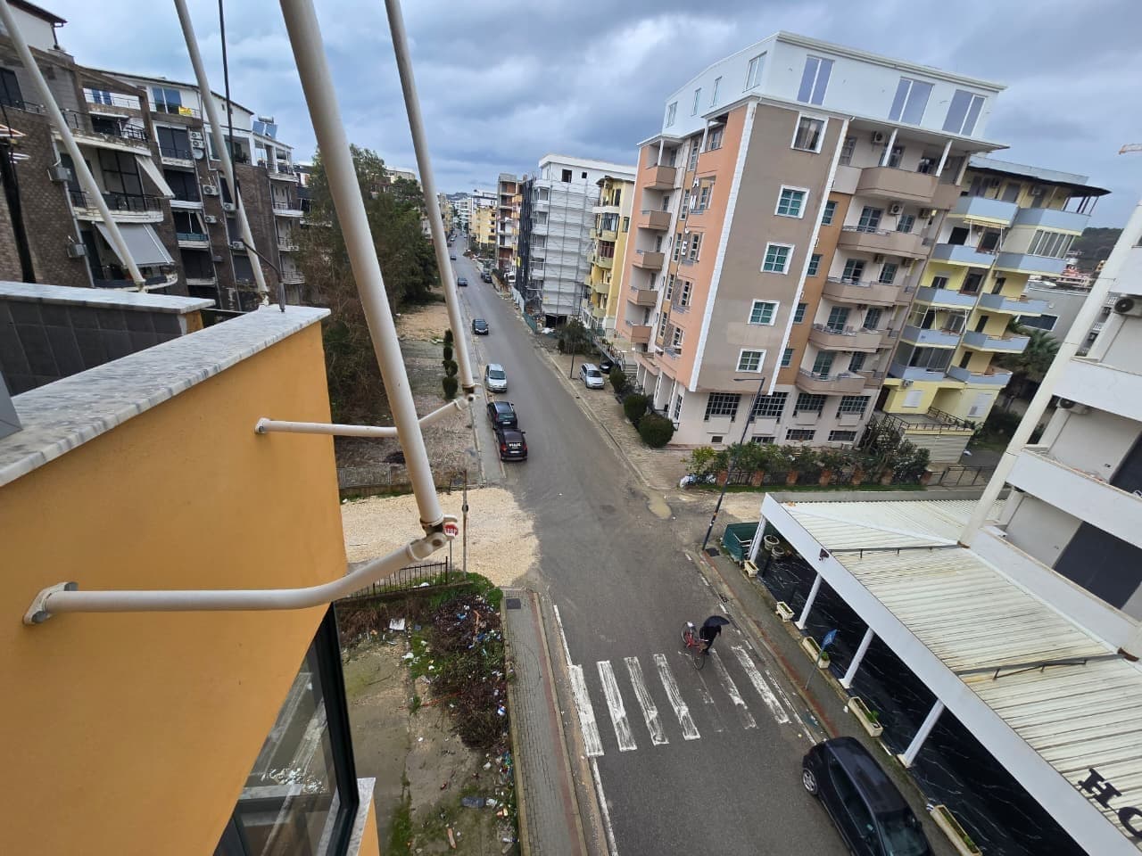 Shitet Apartament 1+1 – Plazhi i Golemit