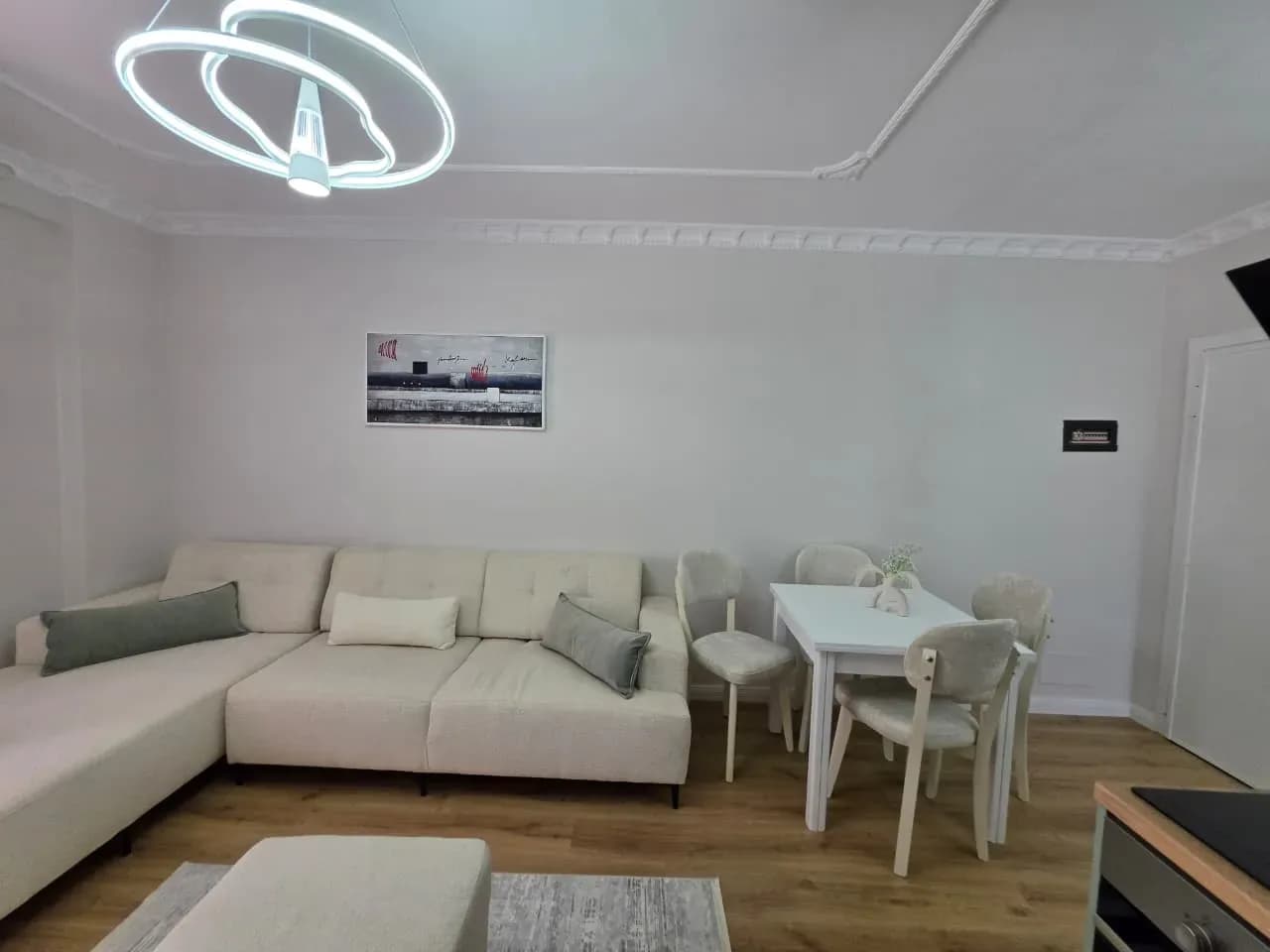 Shitet Apartament 1+1 në Golem – Mundësi Ideale për Banim ose Investim